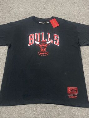 Mitchell & Ness Mens Chicago Bulls Crewneck Tee XL Black Red Logo Windy City